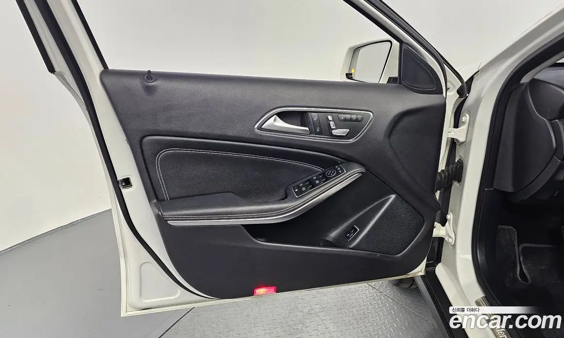 Mercedes-Benz GLA-Class 2019 2.0 автомат (гидро), фото 14 Mercedes-Benz GLA-Class 2019 2.0 автомат (гидро), фото 14