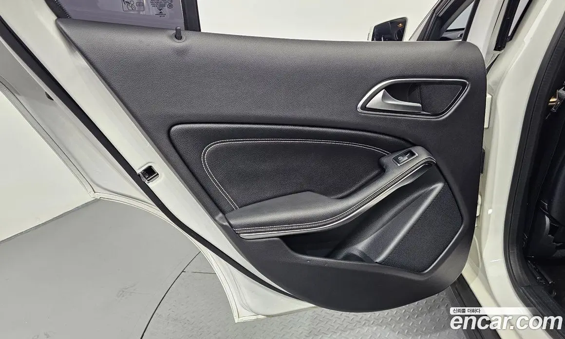 Mercedes-Benz GLA-Class 2019 2.0 автомат (гидро), фото 15 Mercedes-Benz GLA-Class 2019 2.0 автомат (гидро), фото 15