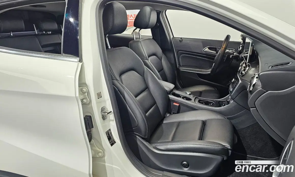 Mercedes-Benz GLA-Class 2019 2.0 автомат (гидро), фото 16 Mercedes-Benz GLA-Class 2019 2.0 автомат (гидро), фото 16