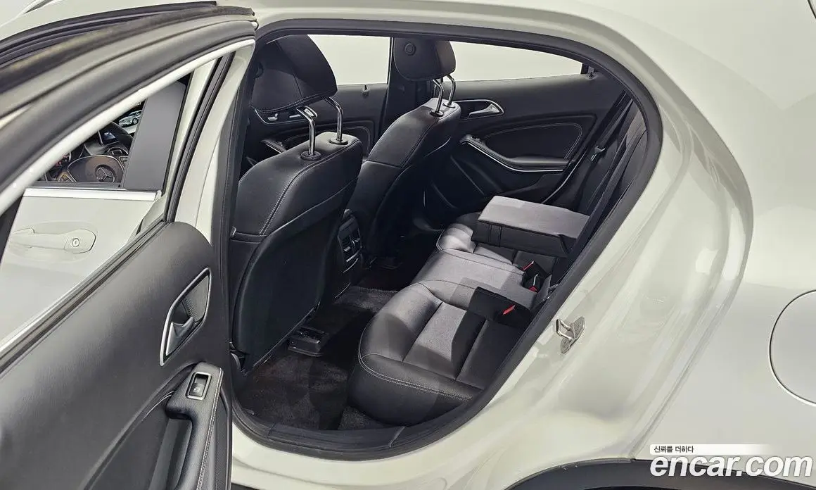 Mercedes-Benz GLA-Class 2019 2.0 автомат (гидро), фото 17 Mercedes-Benz GLA-Class 2019 2.0 автомат (гидро), фото 17