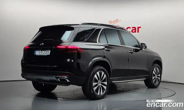 Mercedes-Benz GLE-Class 2025 2.0 автомат (гидро), миниатюра 2