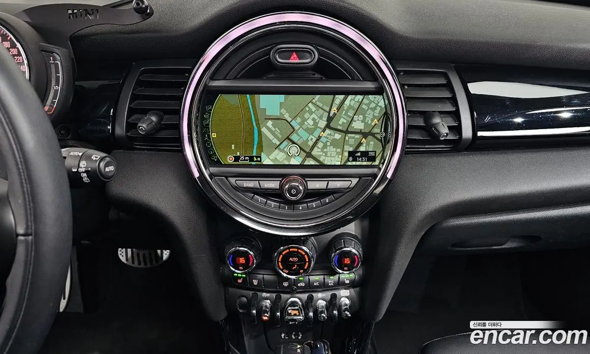 Mini Cooper 2017 1.5 автомат (гидро), фото 17 Mini Cooper 2017 1.5 автомат (гидро), фото 17