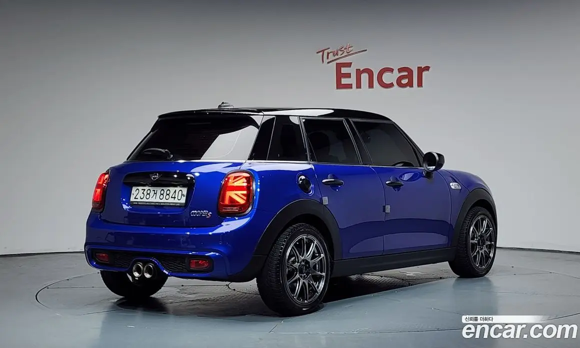 Mini Cooper 2019 2.0 автомат (гидро), фото 1 Mini Cooper 2019 2.0 автомат (гидро), фото 1