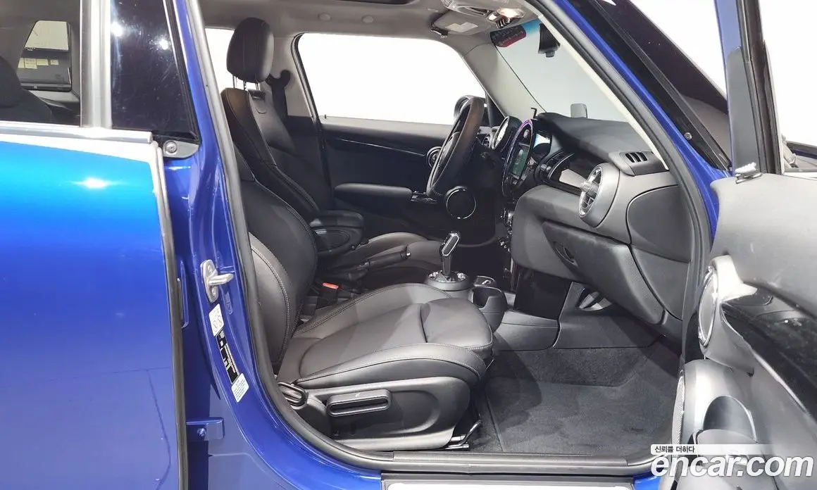 Mini Cooper 2019 2.0 автомат (гидро), фото 16 Mini Cooper 2019 2.0 автомат (гидро), фото 16