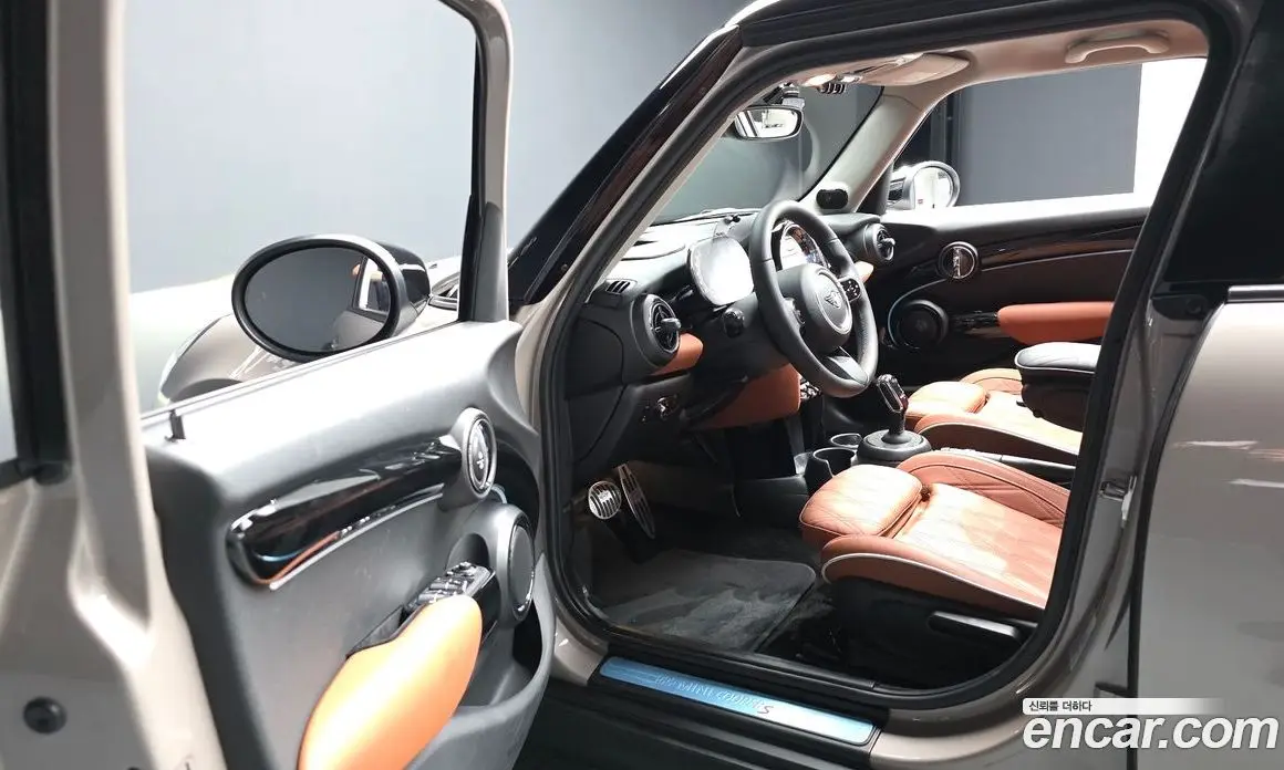 Mini Cooper 2023 2.0 автомат (гидро), фото 13