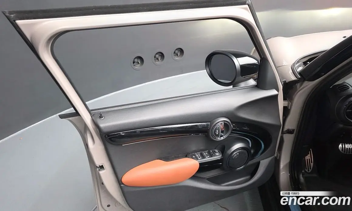 Mini Cooper 2023 2.0 автомат (гидро), фото 14
