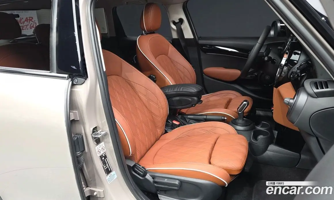 Mini Cooper 2023 2.0 автомат (гидро), фото 17