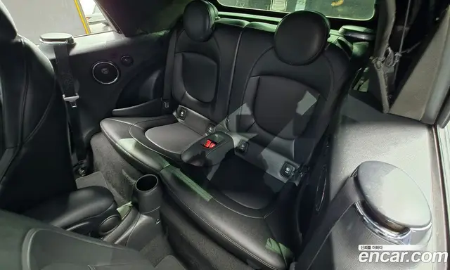 Mini Cooper Convertible 2019 1.5 автомат (гидро), миниатюра 12