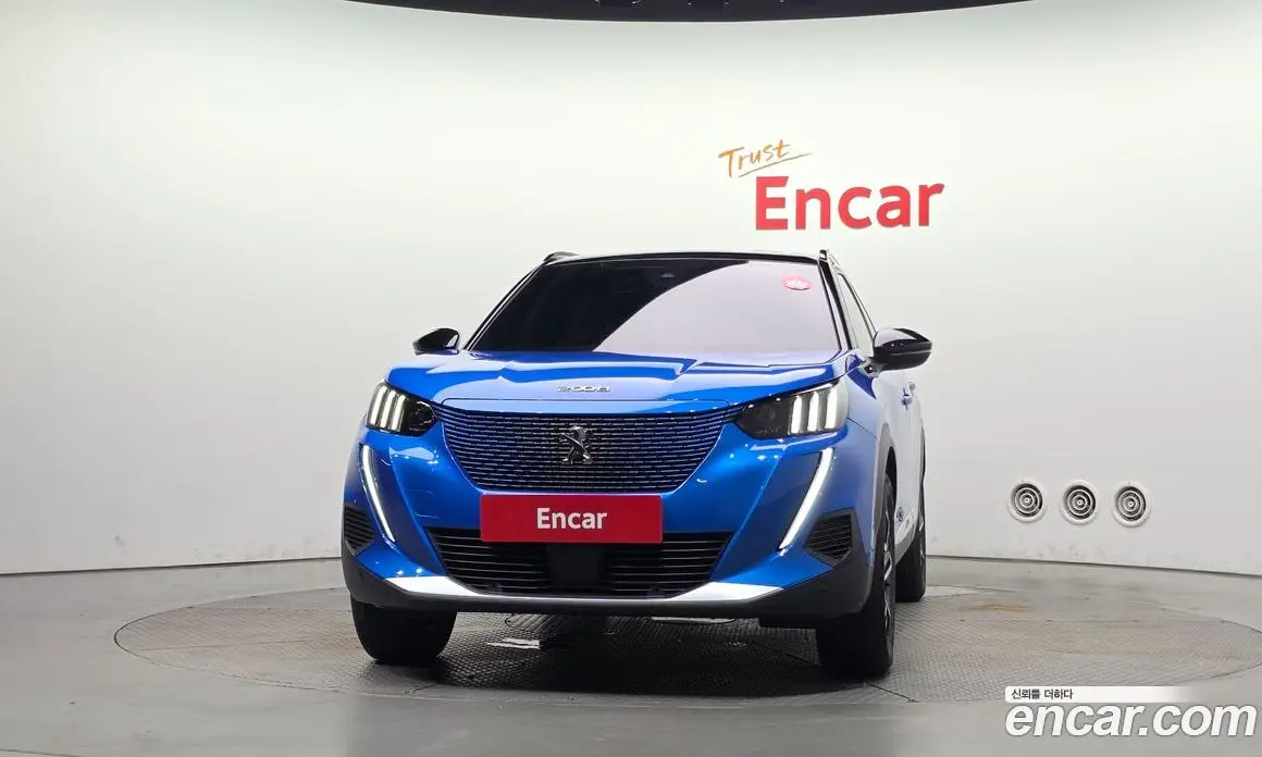 Peugeot 2008 2023 0.1 автомат (гидро), фото 3