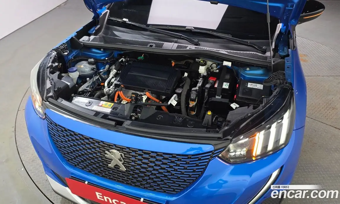 Peugeot 2008 2023 0.1 автомат (гидро), фото 6