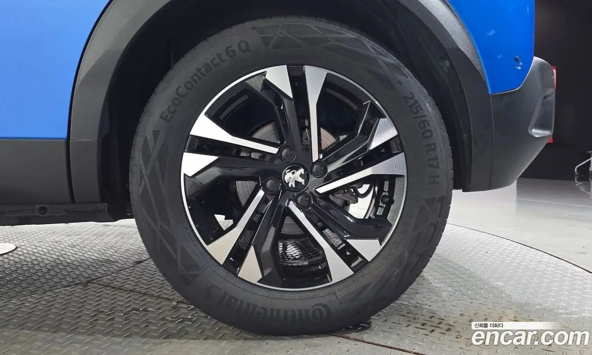 Peugeot 2008 2023 0.1 автомат (гидро), фото 7