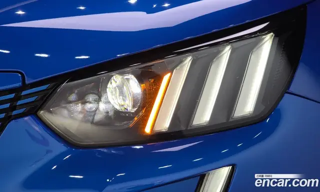 Peugeot 2008 2023 0.1 автомат (гидро), миниатюра 8