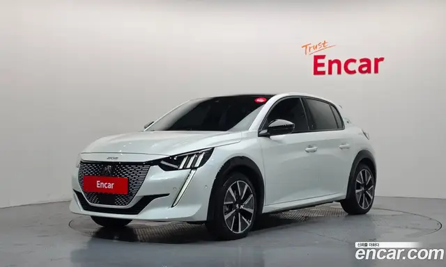 Peugeot 208, 2022, 4 757 км Peugeot 208, 2022, 4 757 км