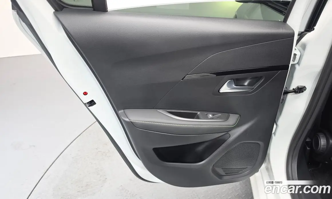 Peugeot 208 2022 0.1 автомат (гидро), фото 15