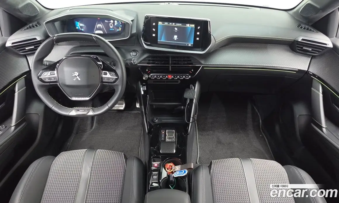 Peugeot 208 2022 0.1 автомат (гидро), фото 10