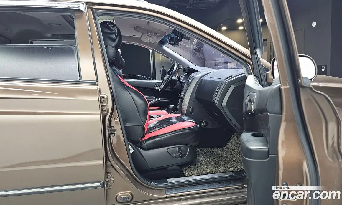 SsangYong Korando 2015 2.0 автомат (гидро), фото 16