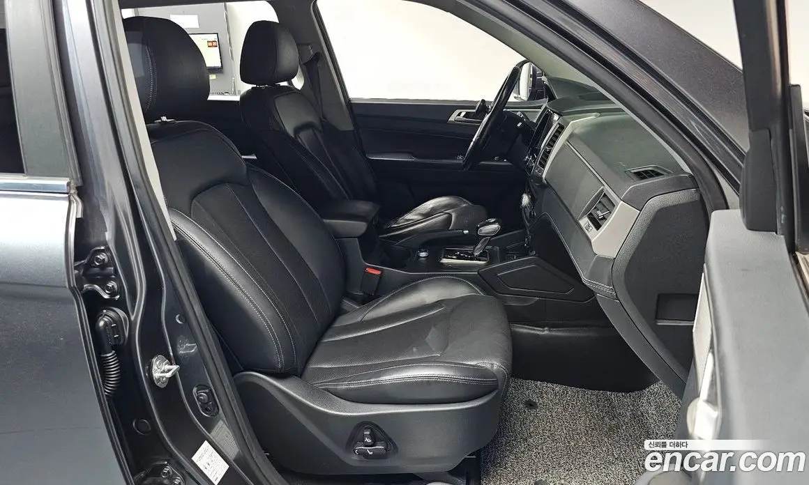 SsangYong Rexton 2018 2.2 автомат (гидро), фото 16
