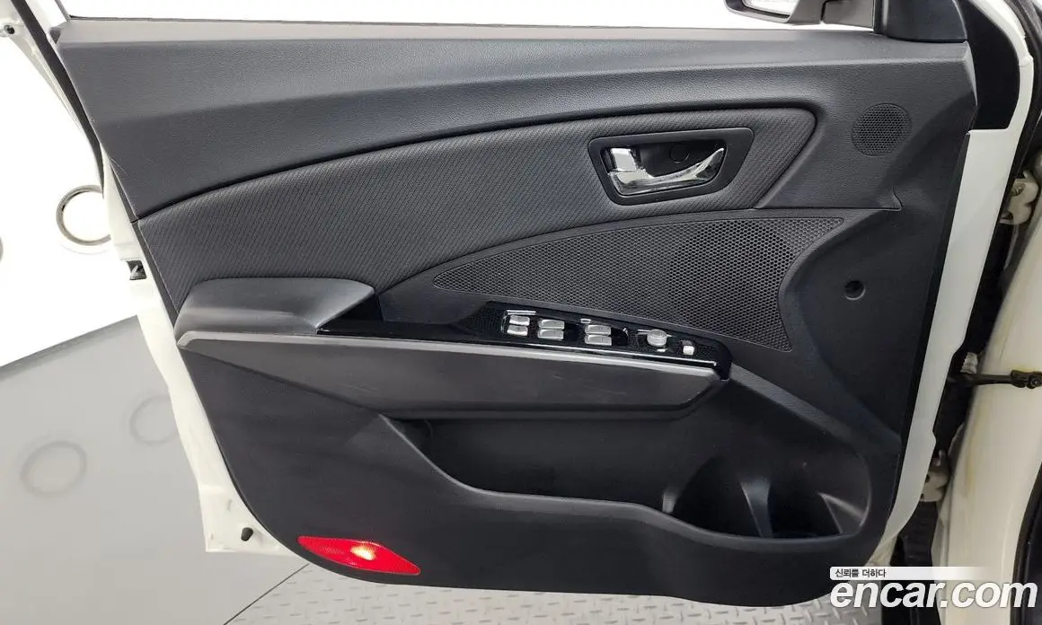 SsangYong TIBOLI 2018 1.6 автомат (гидро), фото 14