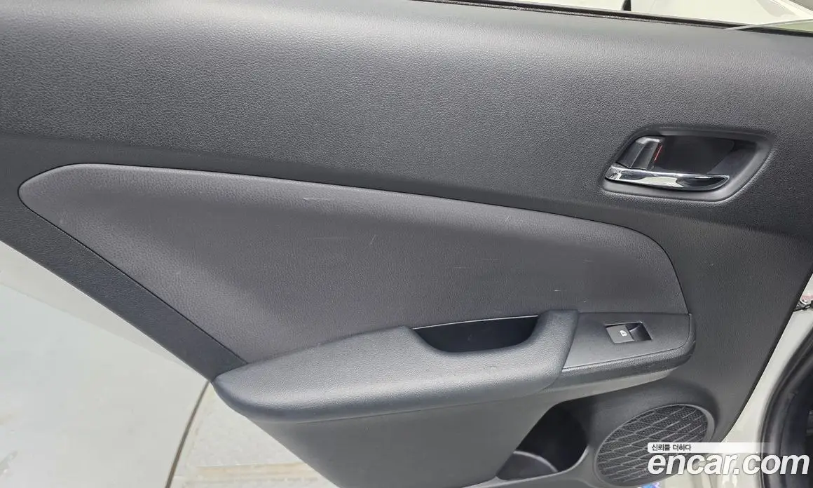 Toyota Prius 2018 1.8 автомат (гидро), фото 15