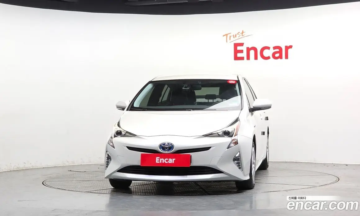 Toyota Prius 2018 1.8 автомат (гидро), фото 3