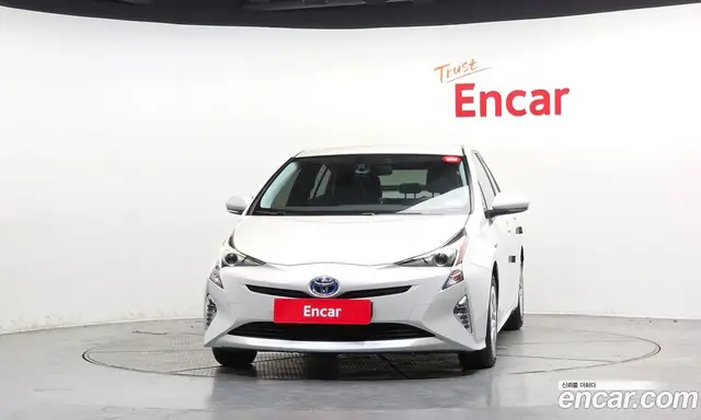 Toyota Prius 2018 1.8 автомат (гидро), миниатюра 3