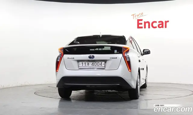 Toyota Prius 2018 1.8 автомат (гидро), миниатюра 4