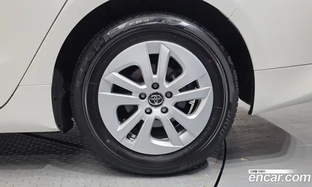 Toyota Prius 2018 1.8 автомат (гидро), миниатюра 7