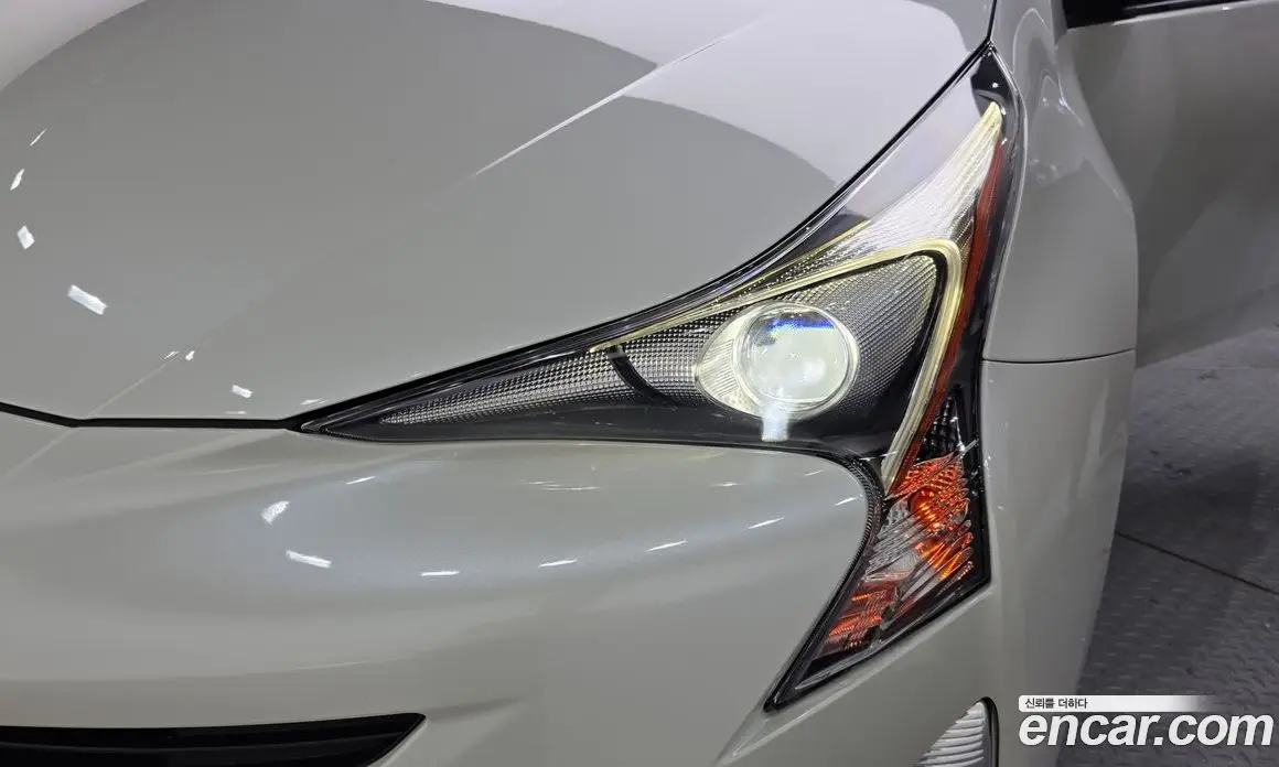 Toyota Prius 2018 1.8 автомат (гидро), фото 8