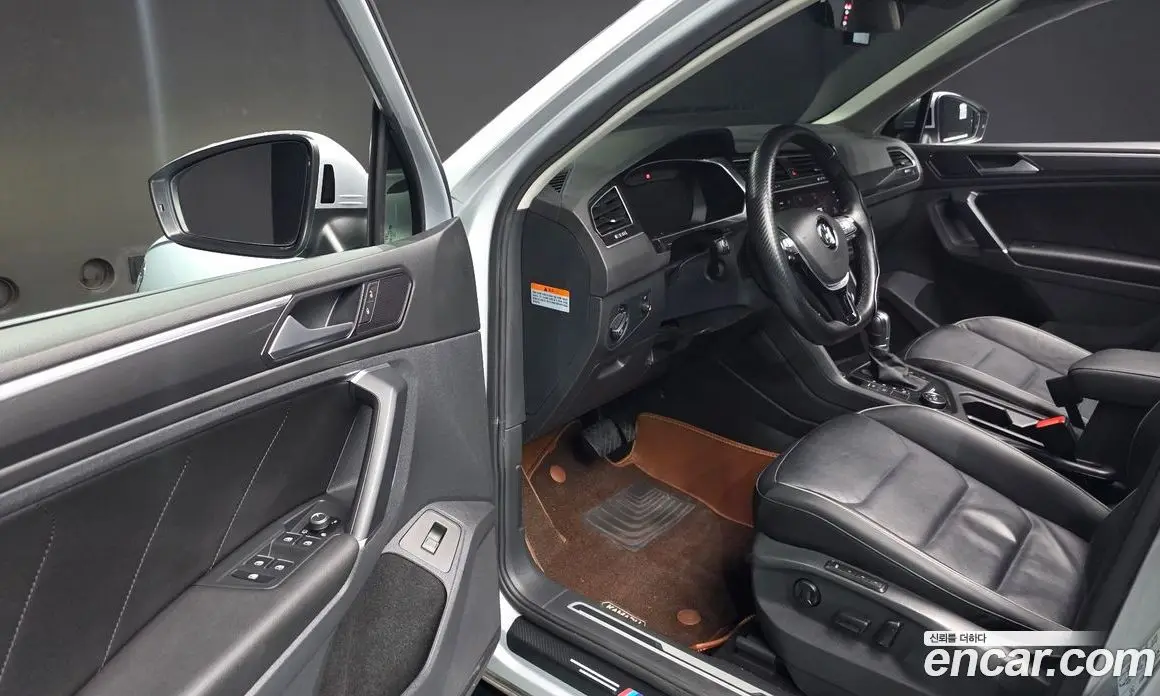 Volkswagen Tiguan 2018 2.0 автомат (гидро), фото 13 Volkswagen Tiguan 2018 2.0 автомат (гидро), фото 13