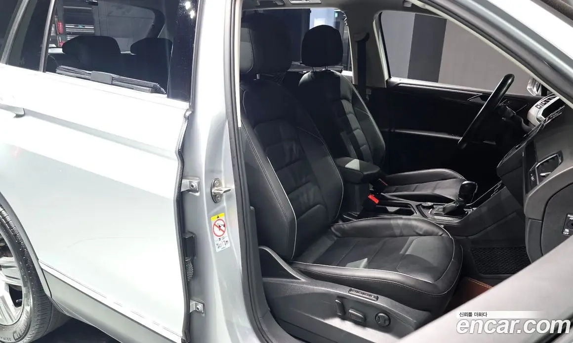 Volkswagen Tiguan 2018 2.0 автомат (гидро), фото 16 Volkswagen Tiguan 2018 2.0 автомат (гидро), фото 16