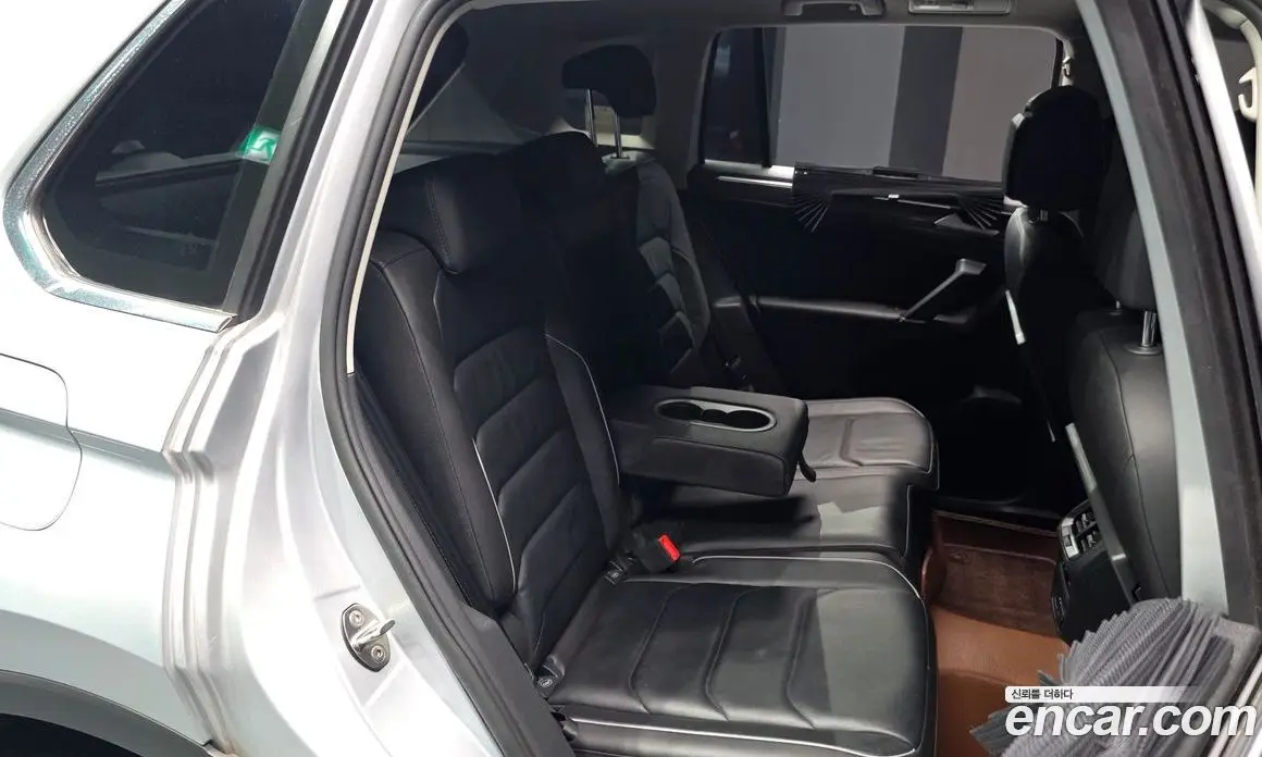 Volkswagen Tiguan 2018 2.0 автомат (гидро), фото 17 Volkswagen Tiguan 2018 2.0 автомат (гидро), фото 17