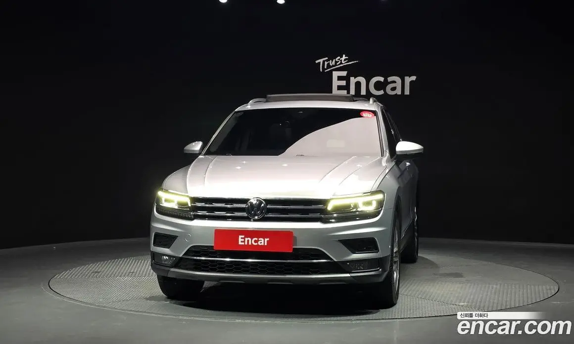 Volkswagen Tiguan 2018 2.0 автомат (гидро), фото 3 Volkswagen Tiguan 2018 2.0 автомат (гидро), фото 3