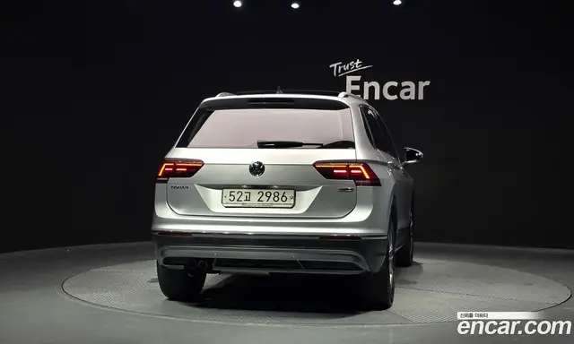 Volkswagen Tiguan 2018 2.0 автомат (гидро), миниатюра 4 Volkswagen Tiguan 2018 2.0 автомат (гидро), миниатюра 4
