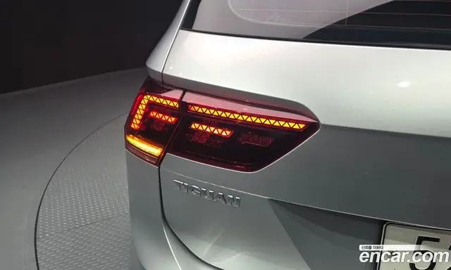 Volkswagen Tiguan 2018 2.0 автомат (гидро), миниатюра 9 Volkswagen Tiguan 2018 2.0 автомат (гидро), миниатюра 9
