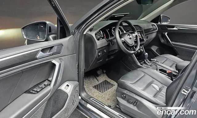 Volkswagen Tiguan 2020 2.0 автомат (гидро), миниатюра 12