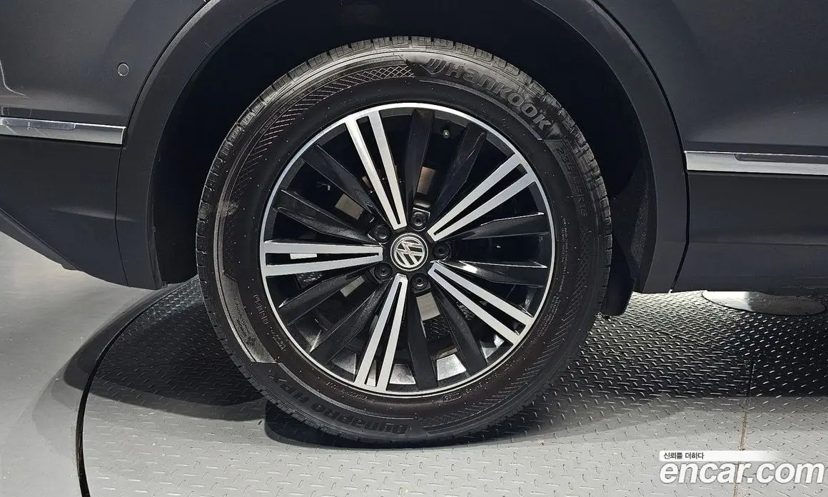 Volkswagen Tiguan 2020 2.0 автомат (гидро), фото 4 Volkswagen Tiguan 2020 2.0 автомат (гидро), фото 4