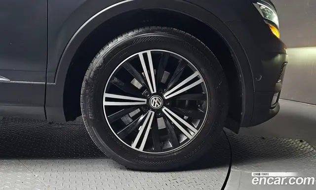 Volkswagen Tiguan 2020 2.0 автомат (гидро), миниатюра 6 Volkswagen Tiguan 2020 2.0 автомат (гидро), миниатюра 6