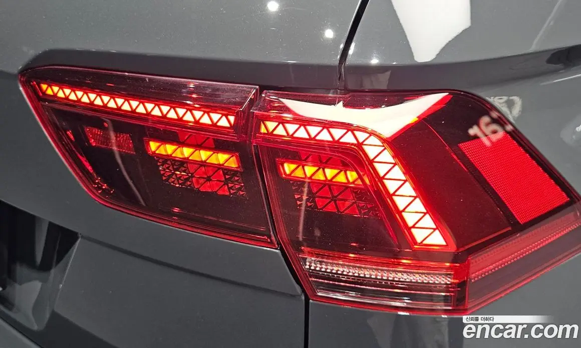 Volkswagen Tiguan 2020 2.0 автомат (гидро), фото 8 Volkswagen Tiguan 2020 2.0 автомат (гидро), фото 8