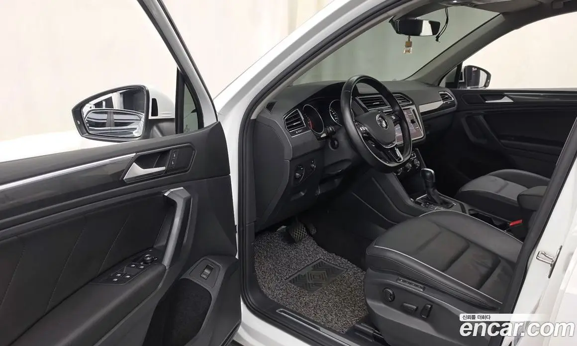 Volkswagen Tiguan 2020 2.0 автомат (гидро), фото 13 Volkswagen Tiguan 2020 2.0 автомат (гидро), фото 13