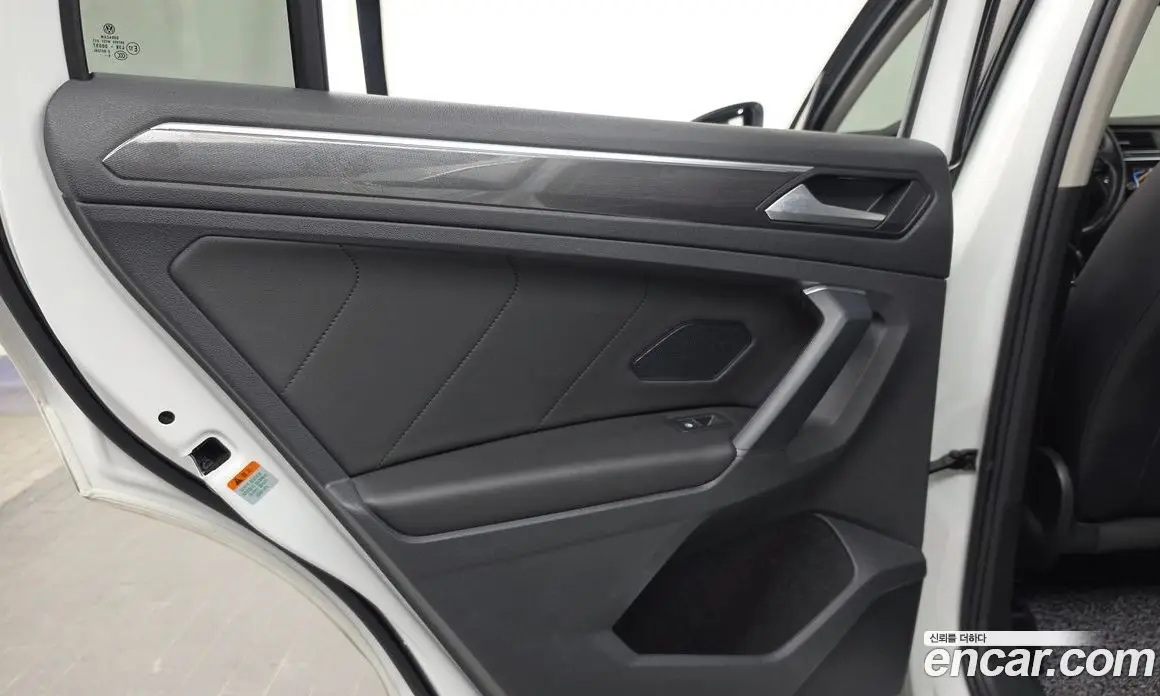 Volkswagen Tiguan 2020 2.0 автомат (гидро), фото 15 Volkswagen Tiguan 2020 2.0 автомат (гидро), фото 15
