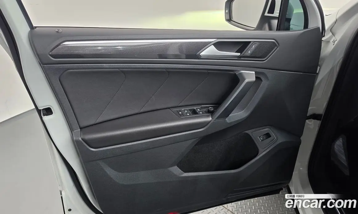 Volkswagen Tiguan 2022 2.0 автомат (гидро), фото 14 Volkswagen Tiguan 2022 2.0 автомат (гидро), фото 14