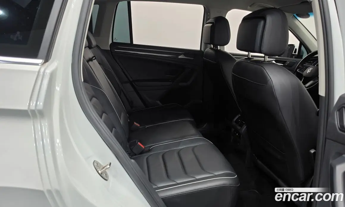 Volkswagen Tiguan 2022 2.0 автомат (гидро), фото 17 Volkswagen Tiguan 2022 2.0 автомат (гидро), фото 17