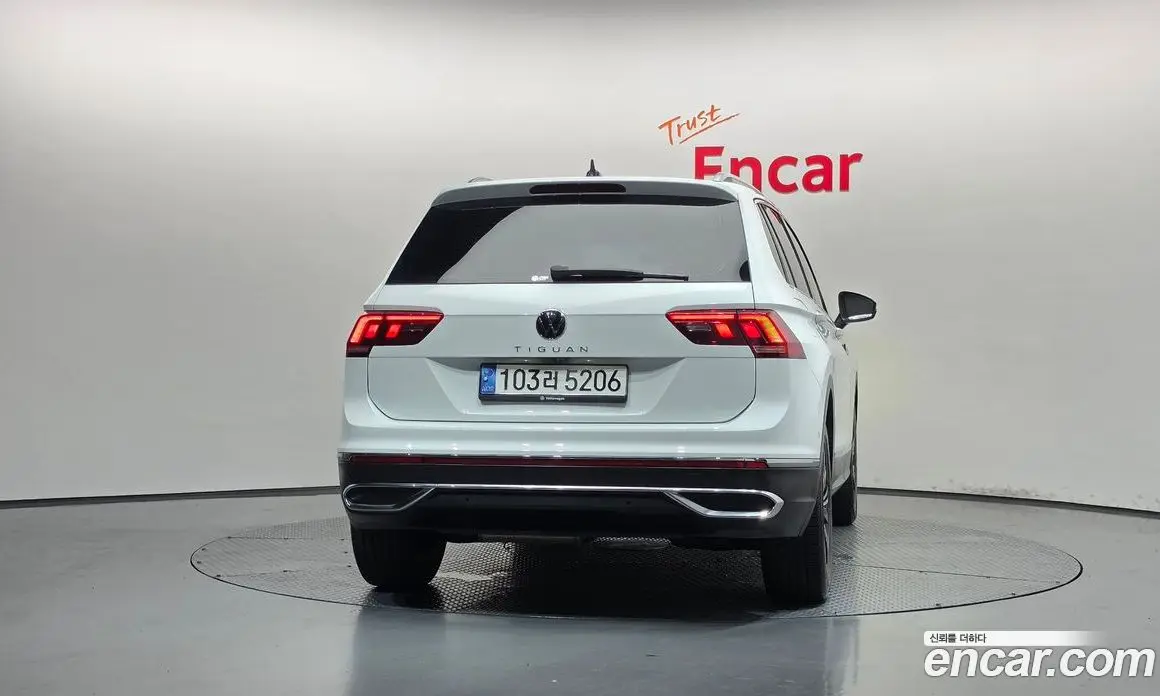 Volkswagen Tiguan 2022 2.0 автомат (гидро), фото 4 Volkswagen Tiguan 2022 2.0 автомат (гидро), фото 4