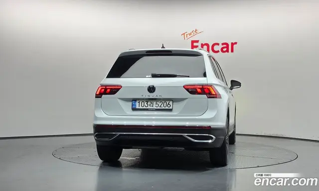 Volkswagen Tiguan 2022 2.0 автомат (гидро), миниатюра 4 Volkswagen Tiguan 2022 2.0 автомат (гидро), миниатюра 4