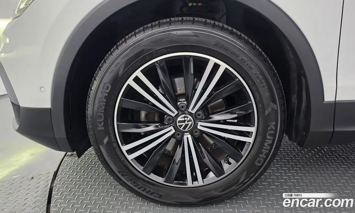 Volkswagen Tiguan 2022 2.0 автомат (гидро), фото 5 Volkswagen Tiguan 2022 2.0 автомат (гидро), фото 5