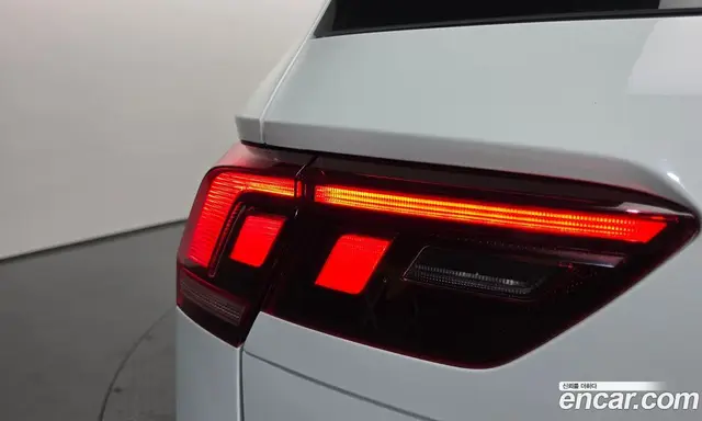 Volkswagen Tiguan 2022 2.0 автомат (гидро), миниатюра 9 Volkswagen Tiguan 2022 2.0 автомат (гидро), миниатюра 9