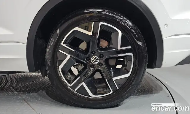 Volkswagen Touareg 2024 3.0 автомат (гидро), миниатюра 6 Volkswagen Touareg 2024 3.0 автомат (гидро), миниатюра 6