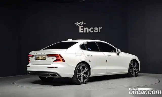 Volvo S60 2021 2.0 автомат (гидро), миниатюра 2