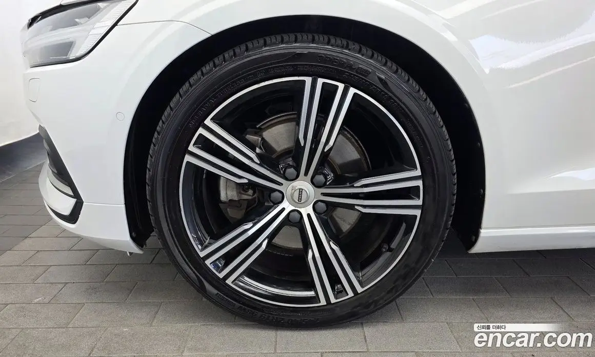 Volvo S60 2021 2.0 автомат (гидро), фото 5