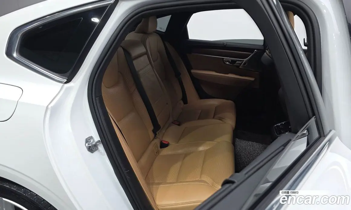 Volvo S90 2019 2.0 автомат (гидро), фото 17 Volvo S90 2019 2.0 автомат (гидро), фото 17